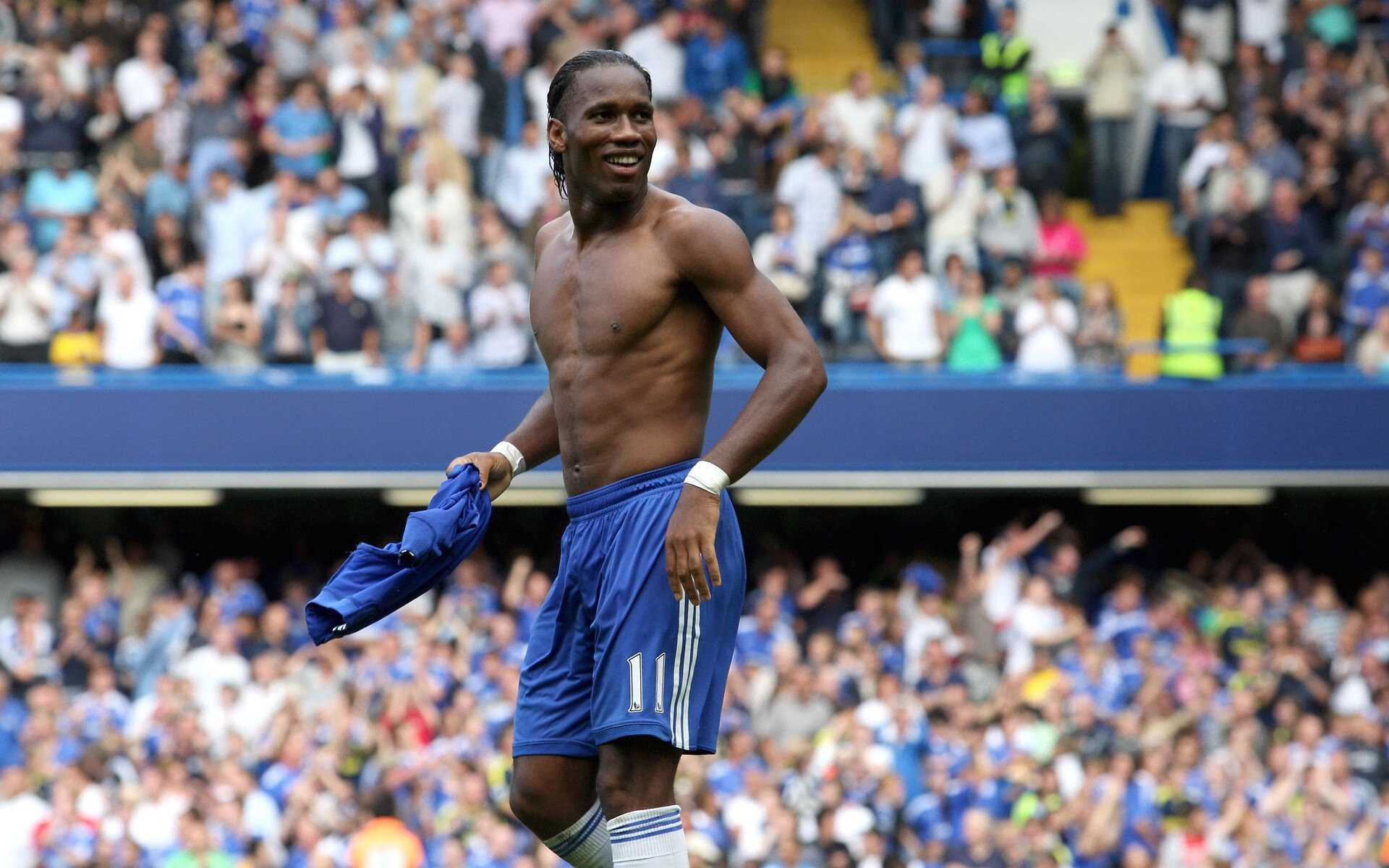 日本队多次打破对方防线，日本队打法